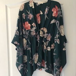 NWOT Beautiful Floral Kimono